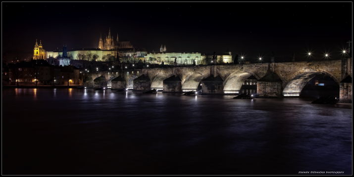 Karlův  most - noční foto 